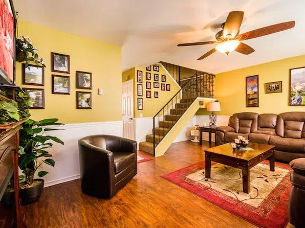 321 Carriage Dr #41, Santa Ana, CA 92707