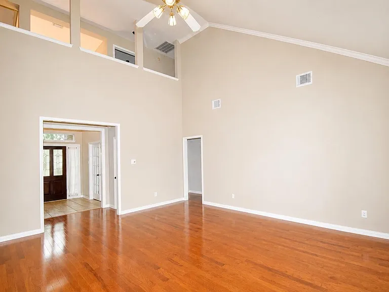 7207 Emerald Glen Dr — Photo 3