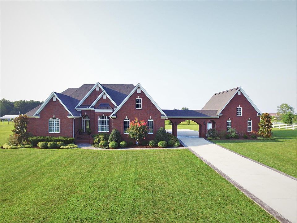 1189 Robinson Rd, Manchester, TN