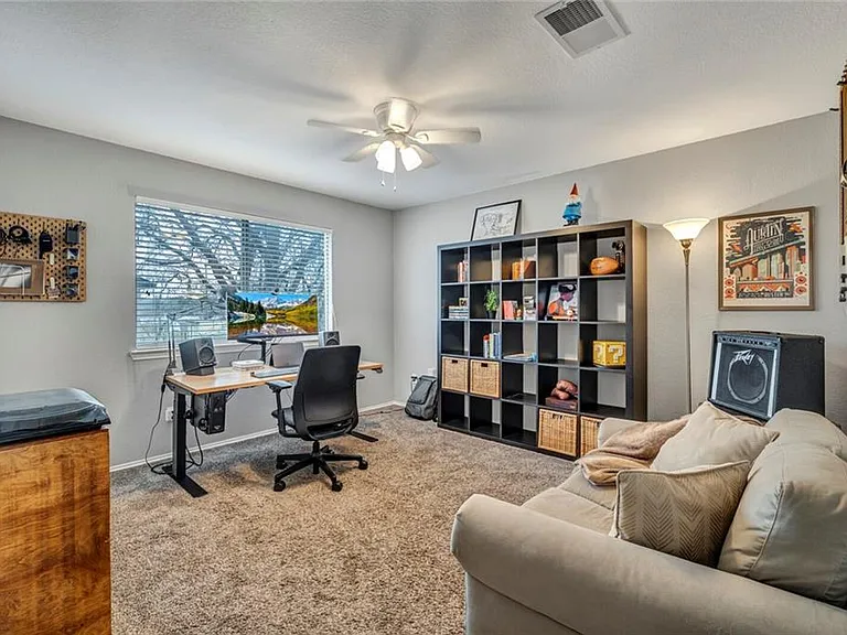 1808 Sylvia Ln — Photo 16