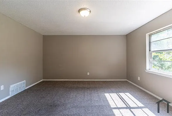 304 W Campbell Dr — Photo 16
