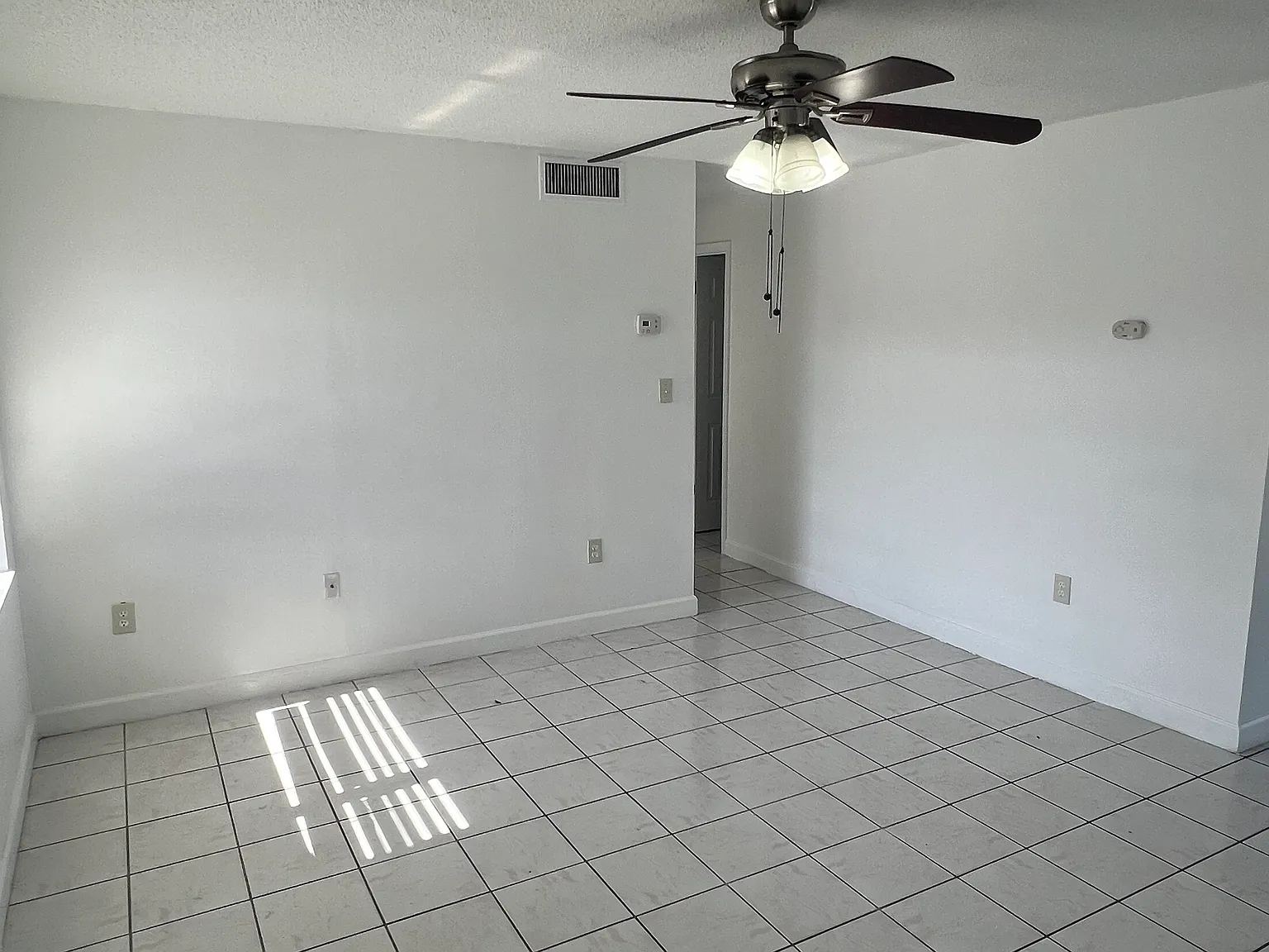 2 bed, 761 sqft, $1,150 — Photo 2