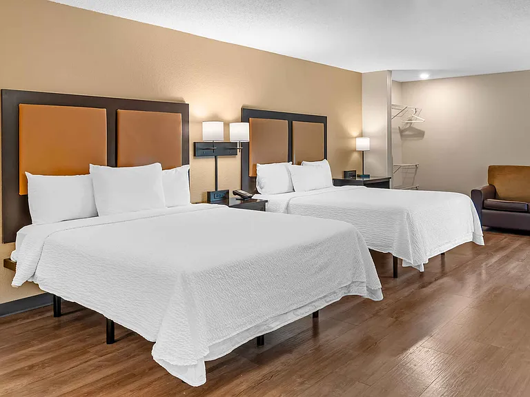 Studio Suite - 2 Queen Beds
