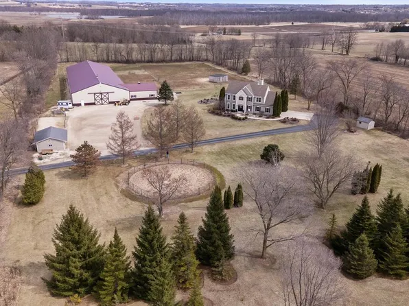 9518 State Highway 144, Kewaskum, WI 53040