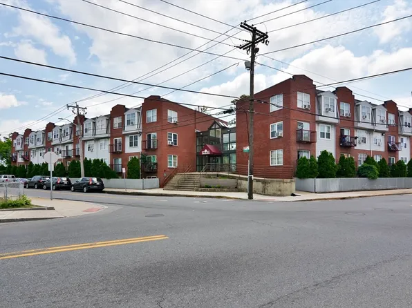 20 Knox St APT 6, Lawrence, MA 01841