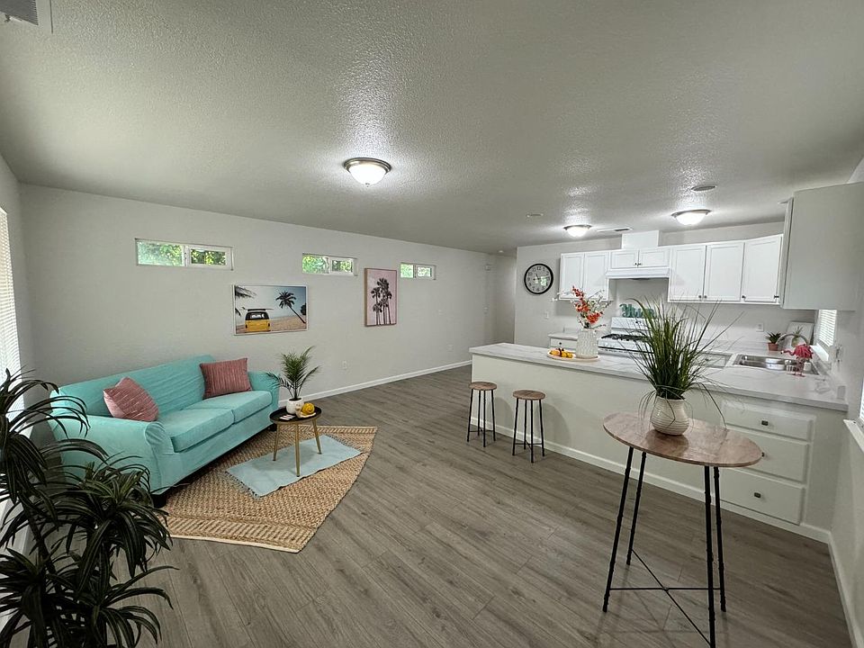 1st image of 3421 Sierra St