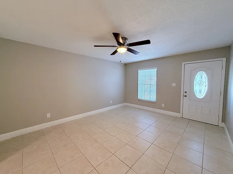 2847 Gale Pl — Photo 2