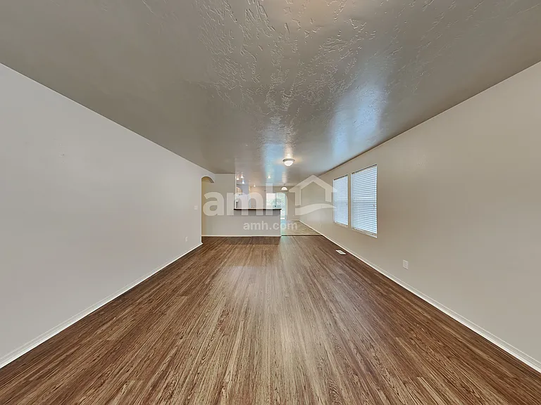 4418 N Alester Ave — Photo 5