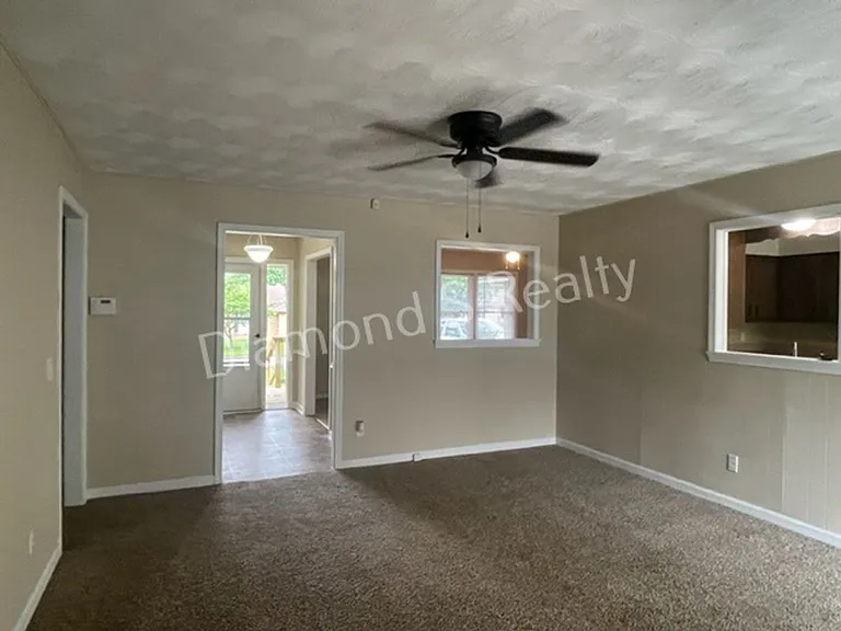 2749 W Buena Vista St — Photo 7