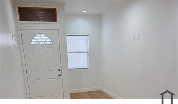 1706 S Western Ave — Photo 2