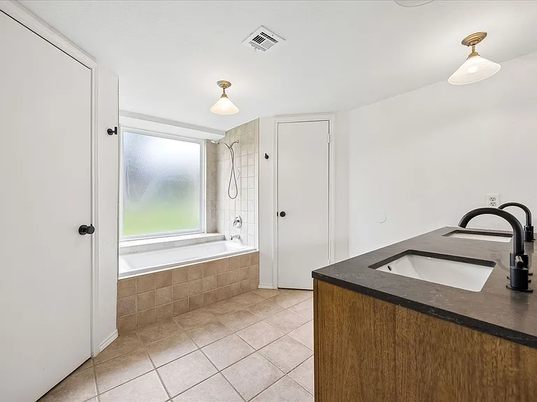 2609 Monarch Dr — Photo 10
