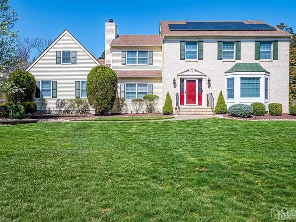 6 Vliet Dr, Hillsborough, NJ 08844