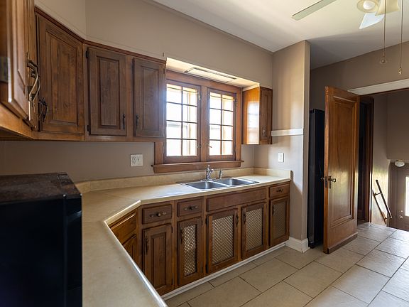 2nd image of 2246 Clinton Ave