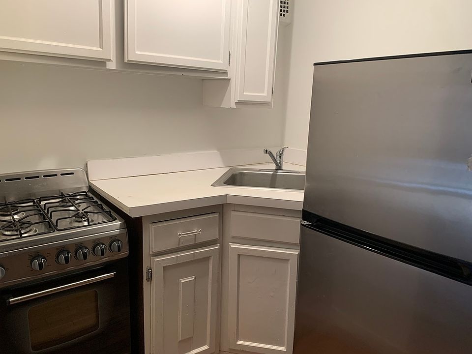 2nd image of 518 E 80th St #5