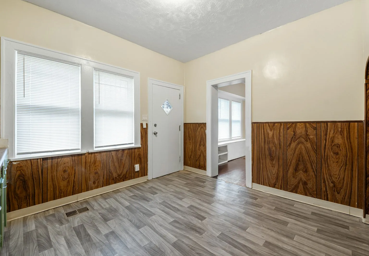 874 Whitcomb Road, Unit B — Photo 1