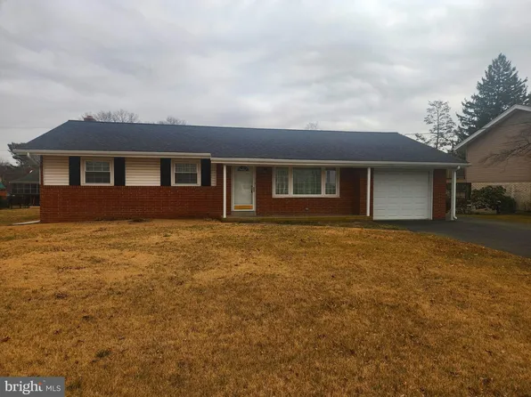 1121 Nissley Rd, Lancaster, PA 17601