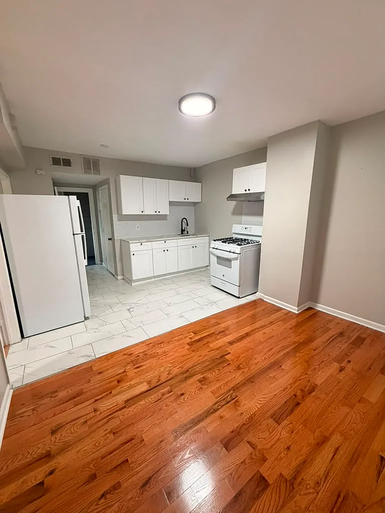 2 bed, 777 sqft, $1,800 — Photo 3