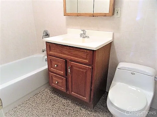 Rented by City Connections Realty | media 19