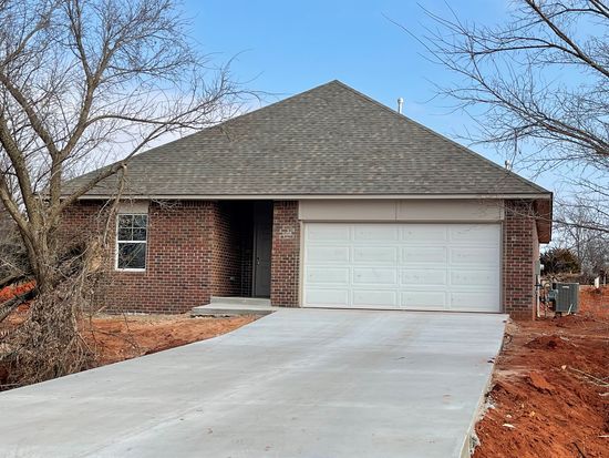 9716 Livingston Rd, Edmond, OK 73025