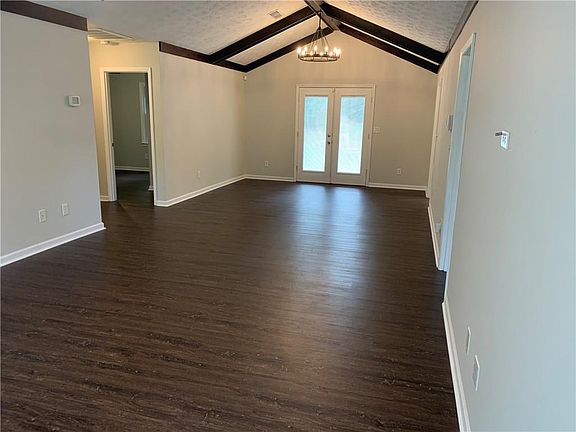 2nd image of 7 Sommerset Ct
