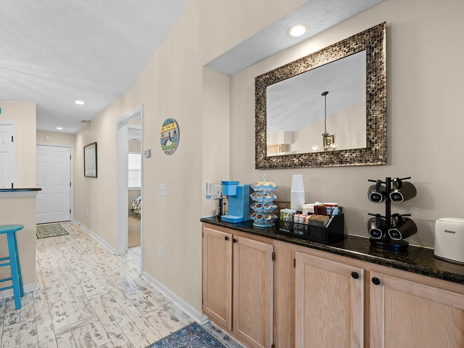 557 White River Dr — Photo 4