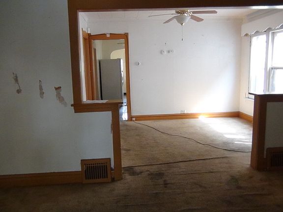 3rd image of 1535 N Lawler Ave