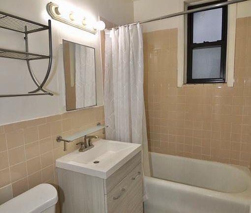 4th image of 4142 42nd St APT 2R