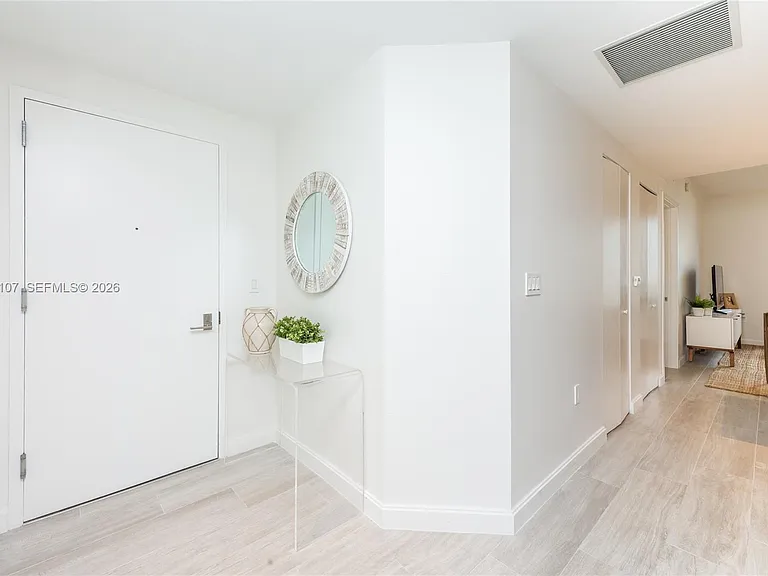 55 SW 9th St #1010 — Photo 2