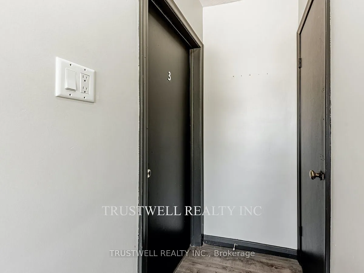 3 bed, $2,500 — Photo 2
