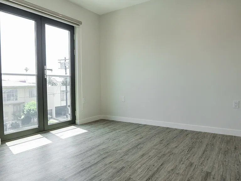 5107 Harold Way #1 — Photo 26