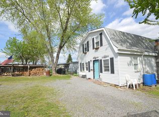 9695 Winchester Grade Rd, Berkeley Springs, WV 25411