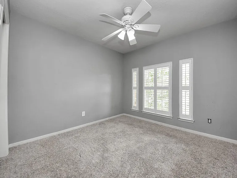 23003 Governorshire Dr — Photo 39