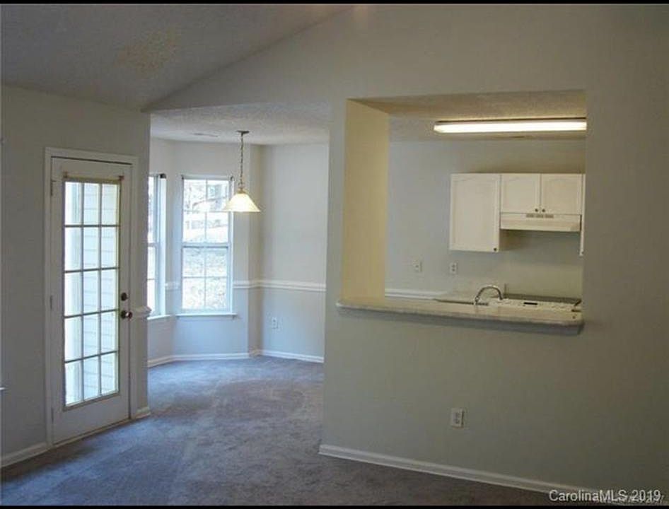1st image of 2827 Longspur Dr
