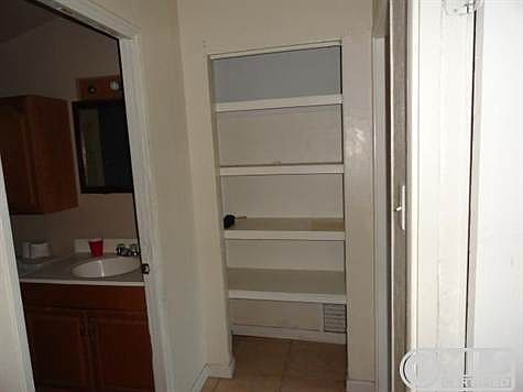 5th image of 7933 Downe Dr