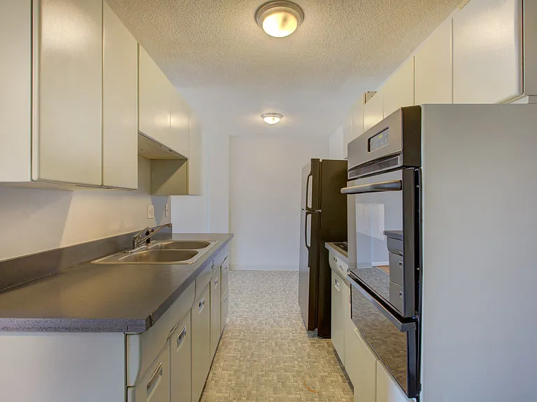 Kent Apartments — Photo 28