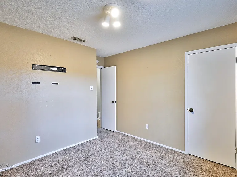 1734 Bob White Ct — Photo 27
