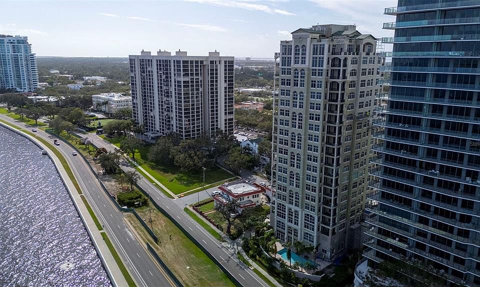 1st image of 3203 BAYSHORE BOULEVARD #1001