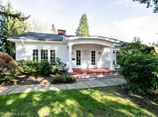 8206 SW Capitol Hwy, Portland, OR 97219