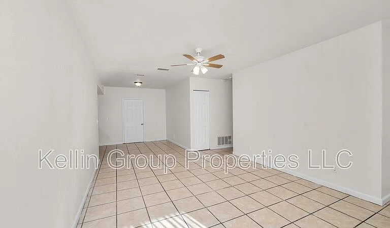 303 Regal Park Dr — Photo 5