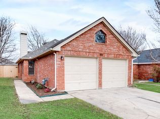 3058 Rustlewind Ln, Grand Prairie, TX 75052