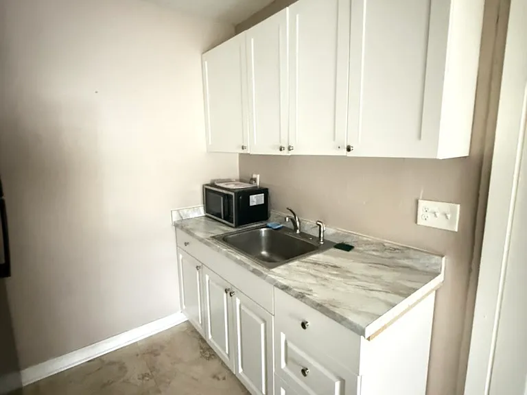 616 Highland St N #5 — Photo 12