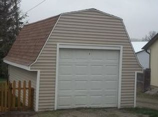 102 N 5th St, Mineola, IA 51554