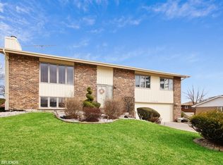 17809 Tanglewood Ct, Hazel Crest, IL 60429