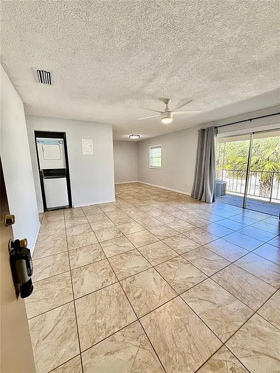 2 bed, 1.0 bath, 891 sqft, $1,600 — Photo 4