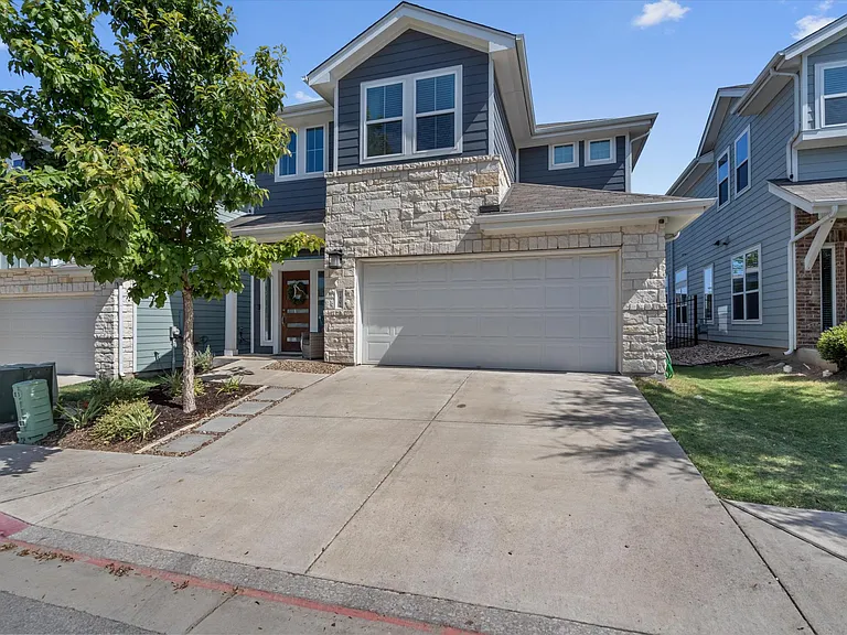 7407 Oberon St — Photo 1