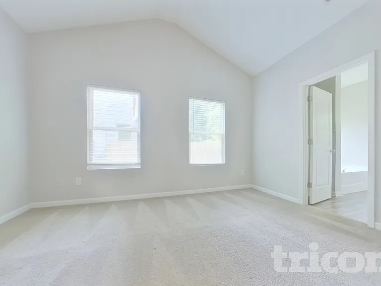 216 Stone Creek Ct — Photo 5