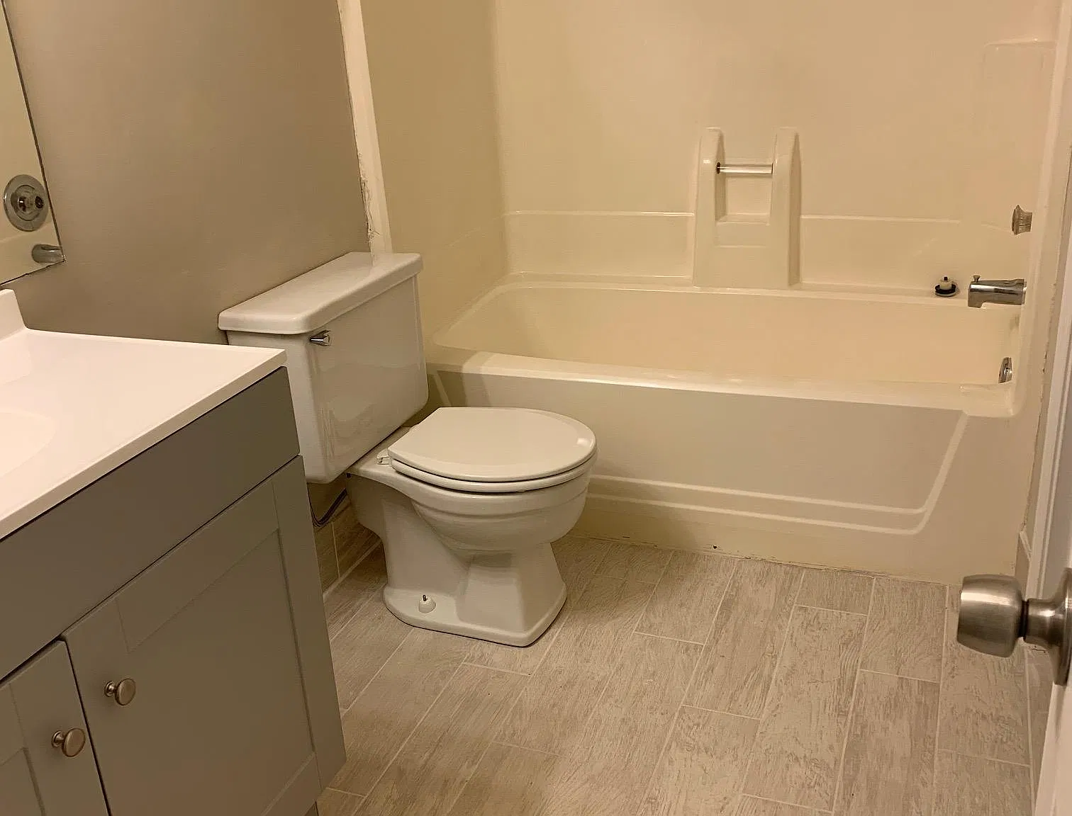 2 bed, 1100 sqft, $1,600 — Photo 4