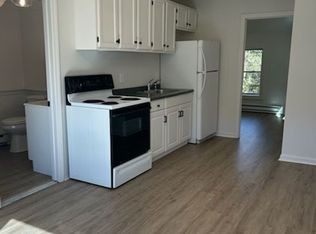 20-30 Main St, Tariffville, CT 06081
