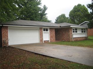 1808 S Dixieland Rd, Rogers, AR 72758