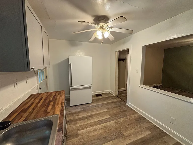 655 Beatty Rd — Photo 17